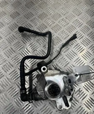 Audi A4 S4 B7 8E 8H Vacuum pump 03G145209