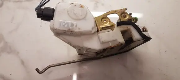 Mitsubishi Pajero Sport I Front door lock
