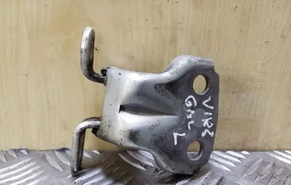 Subaru Impreza II Rear door upper hinge