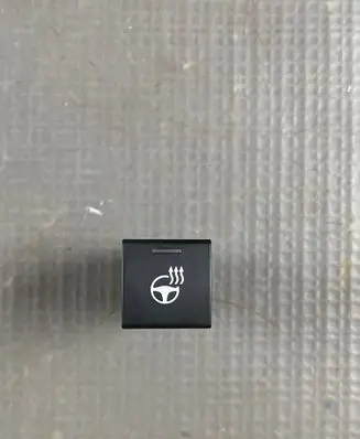 Toyota C-HR II Steering wheel heating switch G680 0W482N