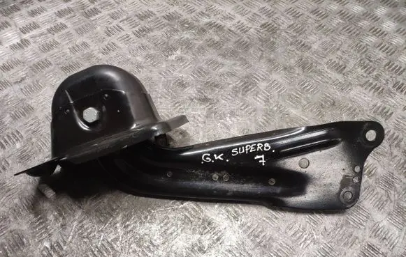 Skoda Superb B8 (3V) Rear control arm 3Q0505225