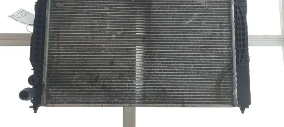 Volkswagen PASSAT B5.5 Coolant radiator 8D0121251P