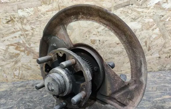 Porsche 928 Front wheel hub spindle knuckle 42L 17JEC0812