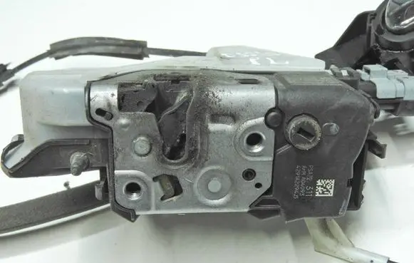 Citroen DS3 Front door lock PSA732311 4291A2294J5 A04093