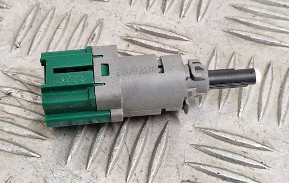Brake pedal sensor switch