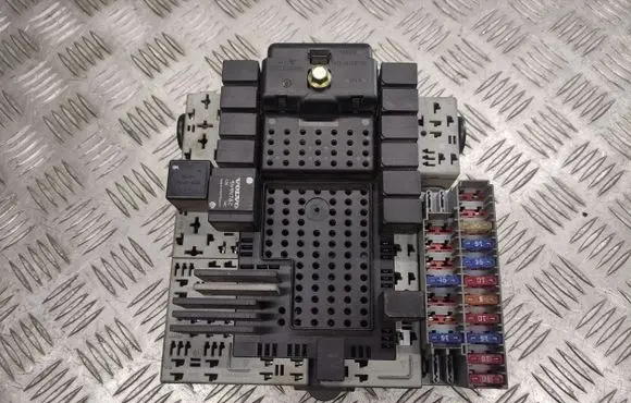 Volvo S80 Fuse box set 8645410 8645411 000000634212