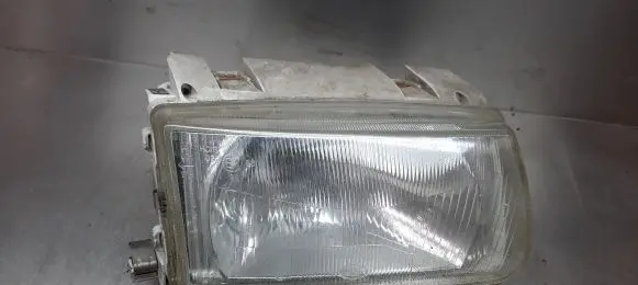 Volkswagen Polo III 6N 6N2 6NF Front reflector 
