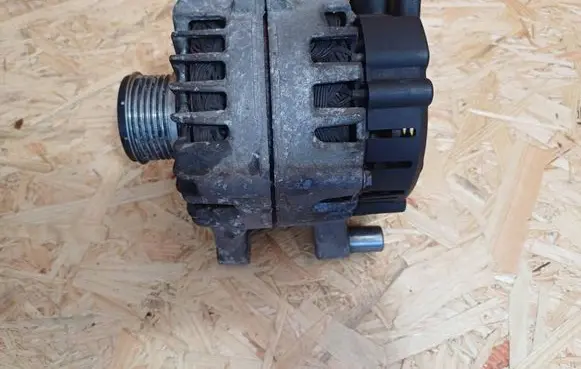Citroen C4 I Picasso Generator/alternator 9688085380