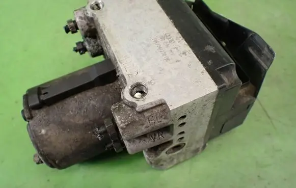 Audi A4 S4 B5 8D ABS Pump 8D0614111 0285214002
