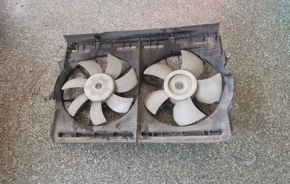 Toyota Avensis T250 Fan set 1680008290 1680009760