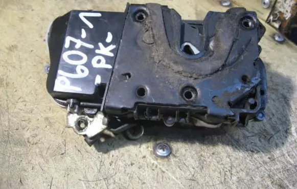 Peugeot 607 Front door lock