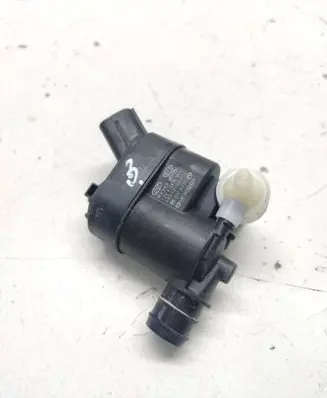 Hyundai i20 (BC3 BI3) Windscreen/windshield washer pump 98510M4000
