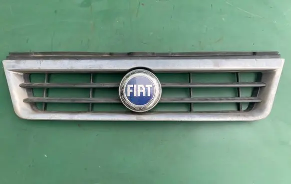 Fiat Ducato Front bumper upper radiator grill 132915801 LS132915801