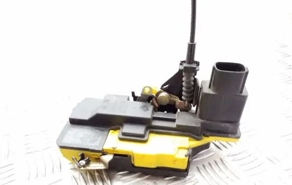 Volvo XC70 Rear door lock