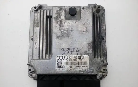 Audi A3 S3 8P Engine control unit/module 03G906016CC 0281011832