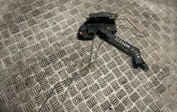Hyundai Terracan Front door lock