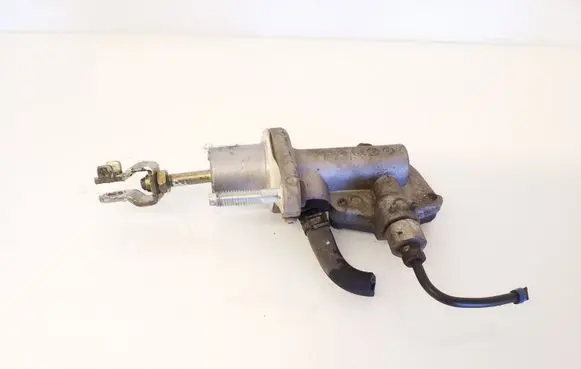Honda FR-V Clutch master cylinder