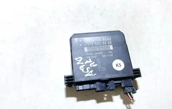 Mercedes-Benz C W202 Door control unit/module 2108203526 354267