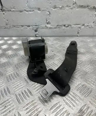 KIA Ceed Rear seatbelt 898101h000