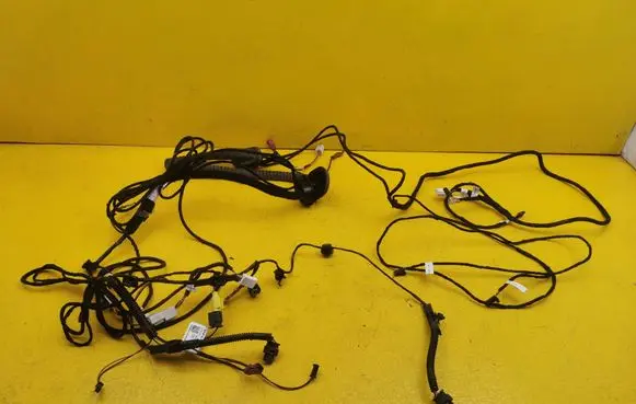 Tesla Model 3 Tailgate/trunk wiring harness P1068789-00-F P1091636-00-D