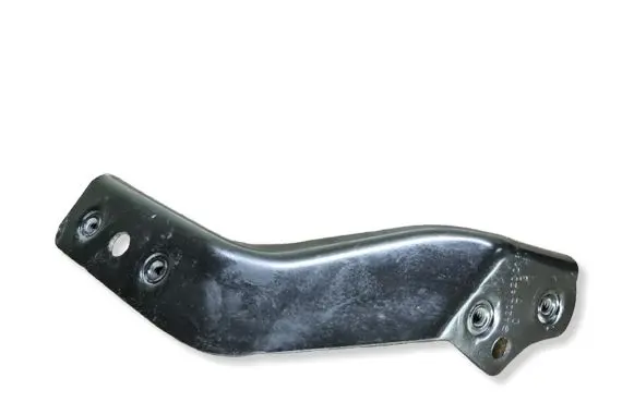 Mercedes-Benz C W204 Front bumper mounting bracket A2046200185
