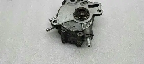 Volkswagen PASSAT B6 Vacuum pump 03G145209C