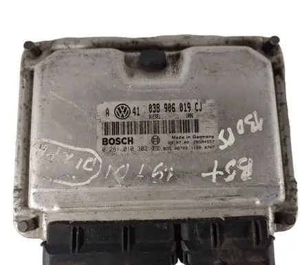 Volkswagen PASSAT B5.5 Engine control unit/module 038906019GJ 0281010302
