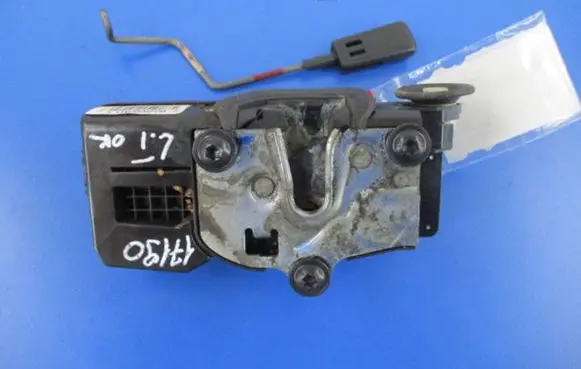 Cadillac CTS Rear door lock