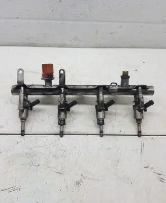 Volkswagen PASSAT CC Fuel injection system set 06J133317M