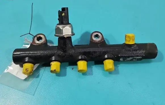 Mercedes-Benz A W176 Fuel main line pipe 175210651R IMPRK1521588