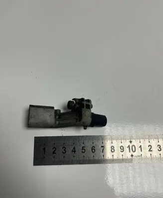 Volkswagen PASSAT B6 Crankshaft position sensor 045906433A
