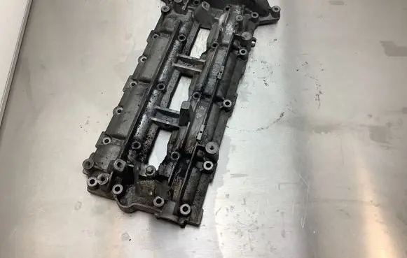 Mercedes-Benz GL X164 Rocker cam cover A6420101230