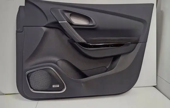 Renault Kadjar Front door card panel trim