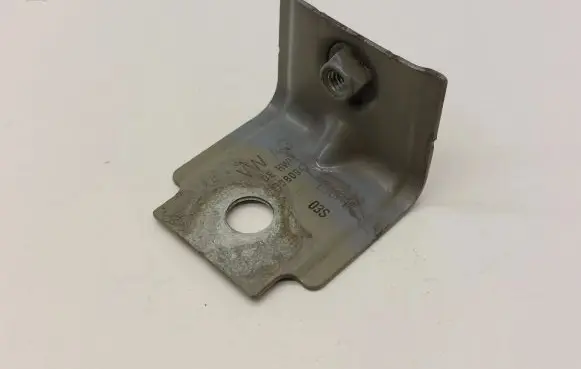 Volkswagen PASSAT B8 Fender mounting bracket 3G0809471