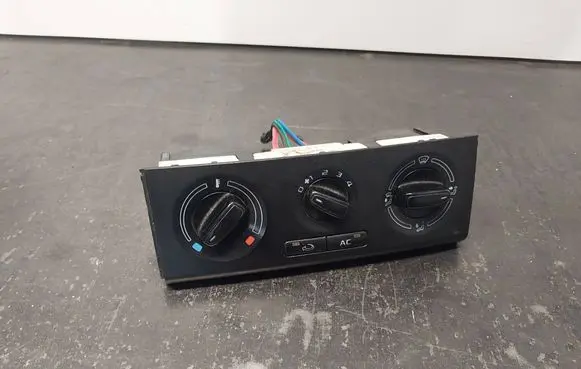 Skoda Fabia Mk2 (5J) Climate control unit 5J0820045D