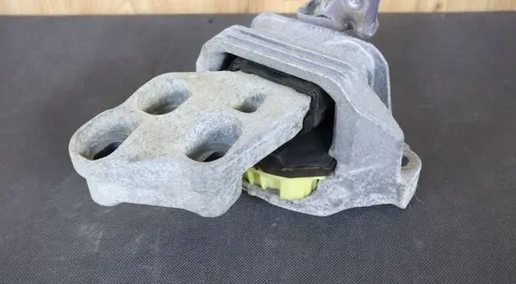 Mercedes-Benz B W246 W242 Gearbox mounting bracket 2462400217 A2462400217
