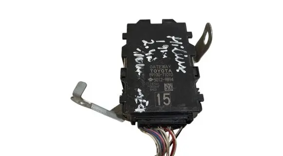 Toyota Hilux (AN120, AN130) Gateway control module 8910071010 50129894