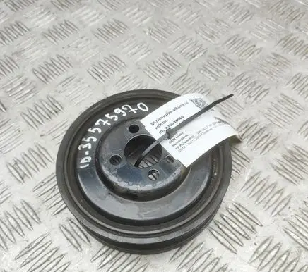 Volkswagen Golf VII Crankshaft pulley 04L105243