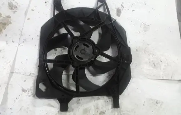 Opel Vivaro Electric radiator cooling fan 8200662037 1831983 93859269