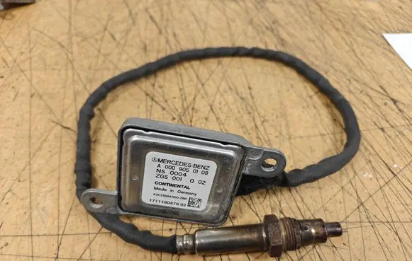 Mercedes-Benz E W213 Lambda probe sensor A0009050108