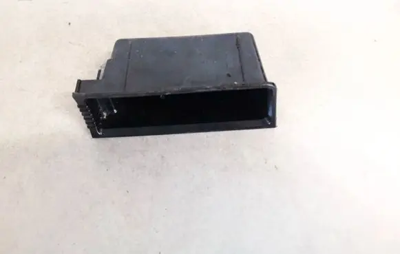 Volkswagen PASSAT B6 Car ashtray 3c0863077 31823-0100