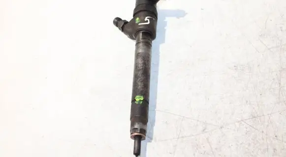 Volvo XC70 Fuel injector 30777526 0445110298