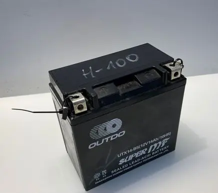 Mercedes-Benz CLS C219 Car battery