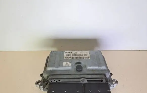 Volvo V70 Engine control unit/module 31286086 0261209108