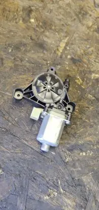 Audi A1 Front door window regulator motor 8w0959802