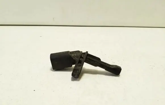 Volkswagen PASSAT B6 ABS rear brake sensor 1K0927807