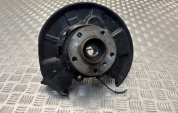 BMW 3 F30 F35 F31 Rear wheel hub spindle/knuckle K562335 02344644 150706