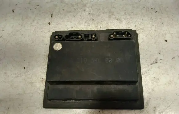 Mercedes-Benz E W210 Fan control module a2105450005