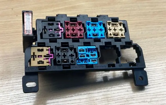 Audi A6 S6 C6 4F Fuse box set 4F0937503 8AO937530