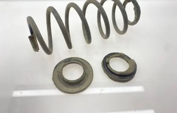 Toyota Auris 150 Rear coil spring